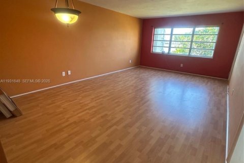 Copropriété à louer à Miami, Floride: 1 chambre, 88.63 m2 № 1990205 - photo 4