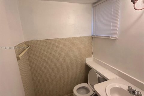 Copropriété à louer à Miami, Floride: 1 chambre, 88.63 m2 № 1990205 - photo 3