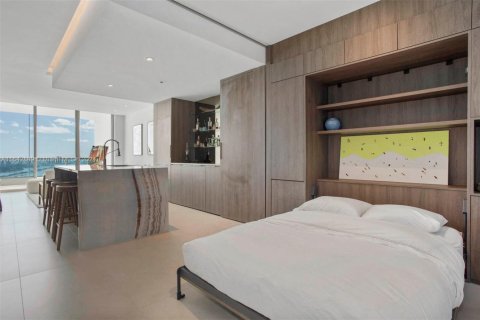 Condo in Miami, Florida, 1 bedroom  № 1880279 - photo 4