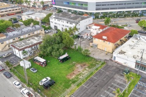 Commercial property in Miami, Florida № 2392963 - photo 9