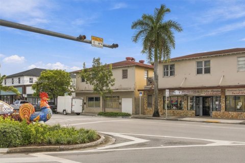 Commercial property in Miami, Florida № 2392963 - photo 11