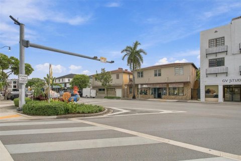 Commercial property in Miami, Florida № 2392963 - photo 12