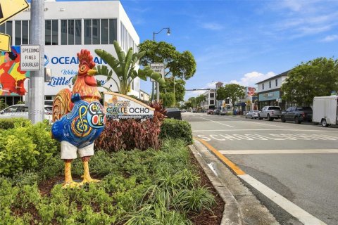 Commercial property in Miami, Florida № 2392963 - photo 10