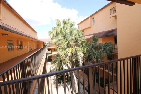 Купить кондоминиум в Плантация, Флорида 2 спальни, 120.4м2, № 2029299 - фото 20