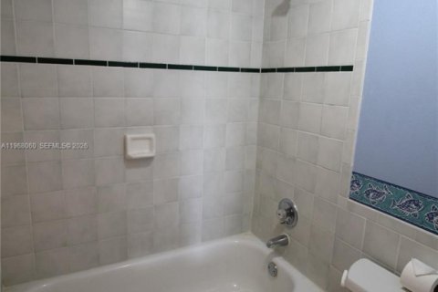 Купить кондоминиум в Плантация, Флорида 2 спальни, 120.4м2, № 2029299 - фото 26