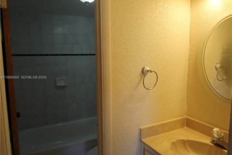 Купить кондоминиум в Плантация, Флорида 2 спальни, 120.4м2, № 2029299 - фото 27