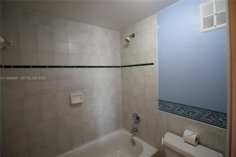 Купить кондоминиум в Плантация, Флорида 2 спальни, 120.4м2, № 2029299 - фото 25