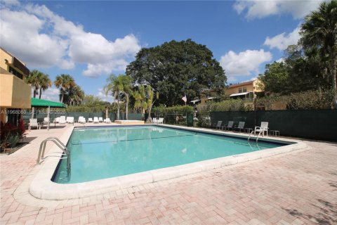 Купить кондоминиум в Плантация, Флорида 2 спальни, 120.4м2, № 2029299 - фото 14