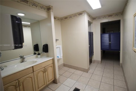 Купить кондоминиум в Плантация, Флорида 2 спальни, 120.4м2, № 2029299 - фото 11