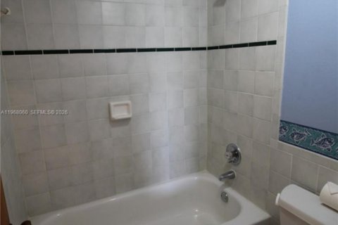 Купить кондоминиум в Плантация, Флорида 2 спальни, 120.4м2, № 2029299 - фото 24