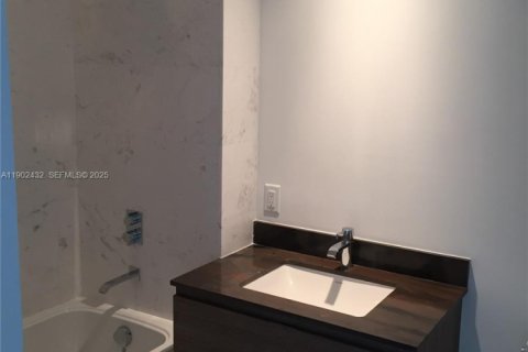 Condominio en alquiler en Key Biscayne, Florida, 2 dormitorios, 158.21 m2 № 2054466 - foto 21