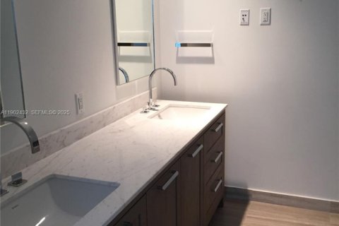 Condominio en alquiler en Key Biscayne, Florida, 2 dormitorios, 158.21 m2 № 2054466 - foto 19