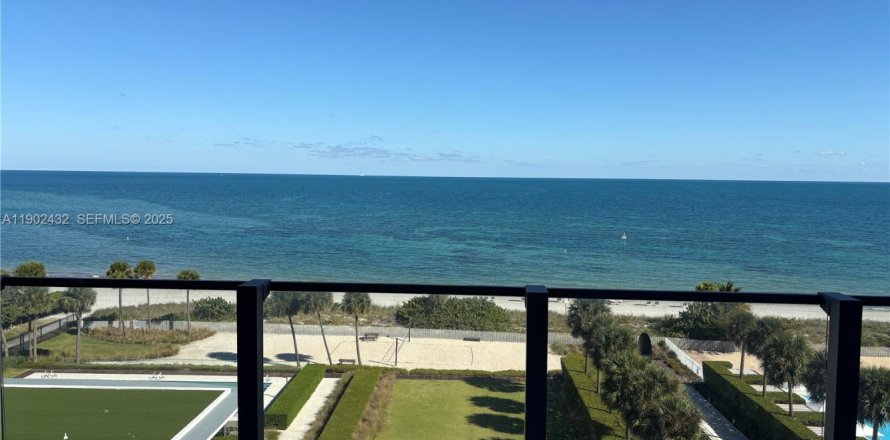 Condominio en Key Biscayne, Florida, 2 dormitorios № 2054466
