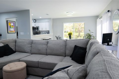 Casa en venta en Davie, Florida, 3 dormitorios, 153.1 m2 № 1945768 - foto 11