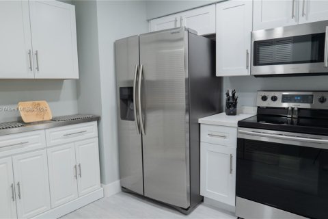 Casa en venta en Davie, Florida, 3 dormitorios, 153.1 m2 № 1945768 - foto 10