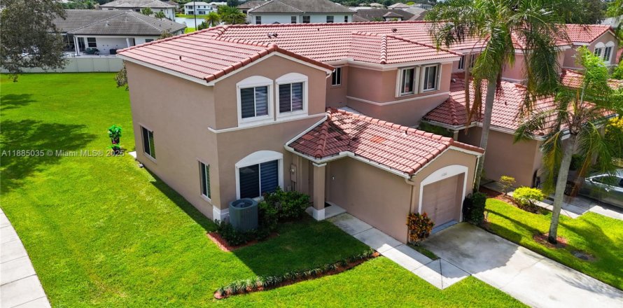 Casa en Davie, Florida 3 dormitorios, 153.1 m2 № 1945768