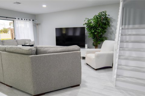 Casa en venta en Davie, Florida, 3 dormitorios, 153.1 m2 № 1945768 - foto 14