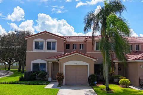 Casa en venta en Davie, Florida, 3 dormitorios, 153.1 m2 № 1945768 - foto 2