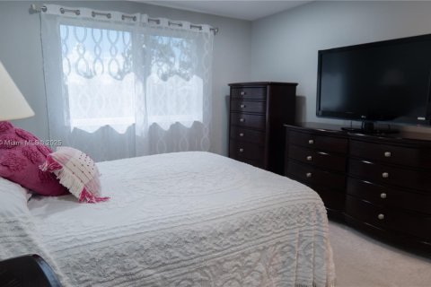 Casa en venta en Davie, Florida, 3 dormitorios, 153.1 m2 № 1945768 - foto 25