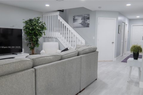 Casa en venta en Davie, Florida, 3 dormitorios, 153.1 m2 № 1945768 - foto 15