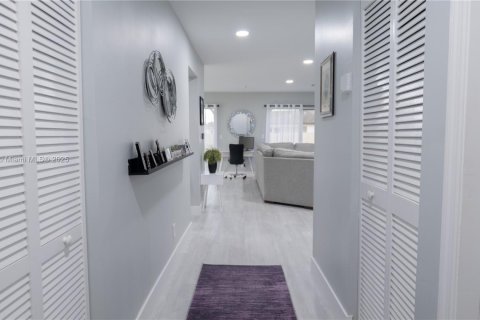 Casa en venta en Davie, Florida, 3 dormitorios, 153.1 m2 № 1945768 - foto 17