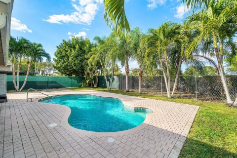 House in Boca Raton, Florida 3 bedrooms, 114.55 sq.m. № 2154366 - photo 9