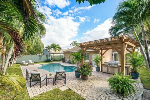 House in Boca Raton, Florida 3 bedrooms, 114.55 sq.m. № 2154366 - photo 2