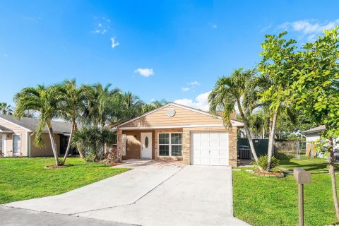 House in Boca Raton, Florida 3 bedrooms, 114.55 sq.m. № 2154366 - photo 12