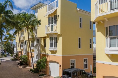 Touwnhouse à Lauderdale-by-the-Sea, Floride 3 chambres, 155.52 m2 № 2436069