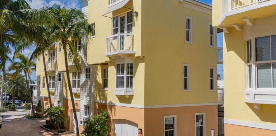 Touwnhouse à Lauderdale-by-the-Sea, Floride 3 chambres, 155.52 m2 № 2436069