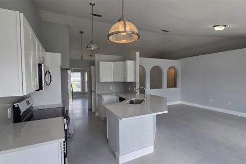 House in Kissimmee, Florida 3 bedrooms, 166.85 sq.m. № 2377929 - photo 11