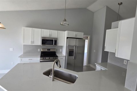 House in Kissimmee, Florida 3 bedrooms, 166.85 sq.m. № 2377929 - photo 9