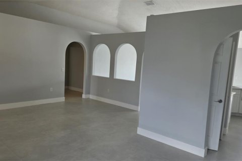 House in Kissimmee, Florida 3 bedrooms, 166.85 sq.m. № 2377929 - photo 8