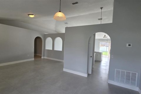 House in Kissimmee, Florida 3 bedrooms, 166.85 sq.m. № 2377929 - photo 6