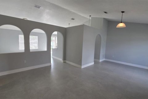 House in Kissimmee, Florida 3 bedrooms, 166.85 sq.m. № 2377929 - photo 7
