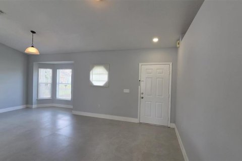 House in Kissimmee, Florida 3 bedrooms, 166.85 sq.m. № 2377929 - photo 5
