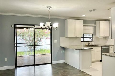 House in Sarasota, Florida 3 bedrooms, 154.5 sq.m. № 2198404 - photo 15