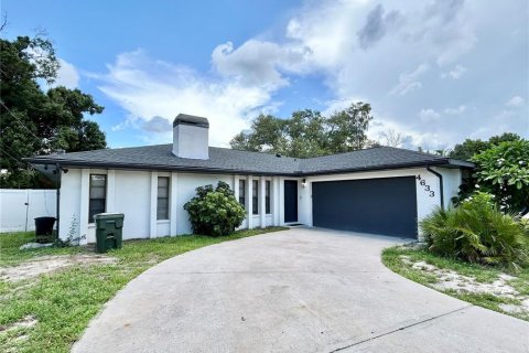 House in Sarasota, Florida 3 bedrooms, 154.5 sq.m. № 2198404 - photo 2
