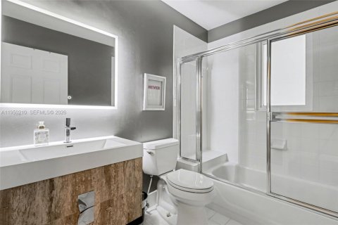 Adosado en venta en Hollywood, Florida, 3 dormitorios, 162.39 m2 № 2006368 - foto 16