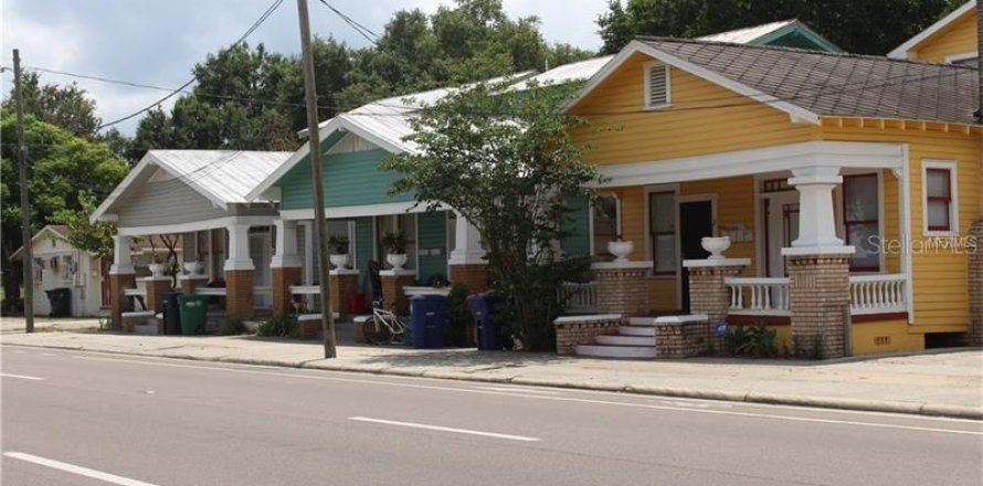 Immobilier commercial à Tampa, Floride 737.83 m2 № 1901752