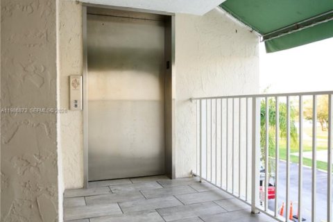 Condo in Cutler Bay, Florida, 1 bedroom  № 2051533 - photo 25