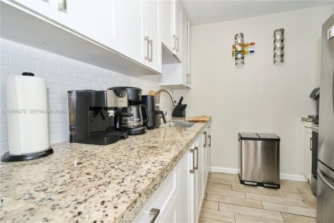 Condo in Cutler Bay, Florida, 1 bedroom  № 2051533 - photo 15