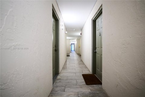 Condo in Cutler Bay, Florida, 1 bedroom  № 2051533 - photo 5