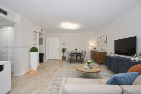 Condo in Cutler Bay, Florida, 1 bedroom  № 2051533