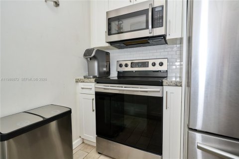 Condo in Cutler Bay, Florida, 1 bedroom  № 2051533 - photo 18