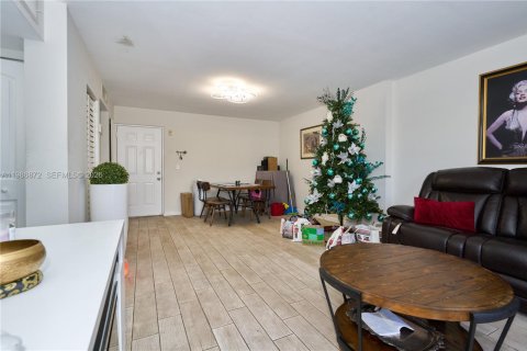 Condo in Cutler Bay, Florida, 1 bedroom  № 2051533 - photo 12