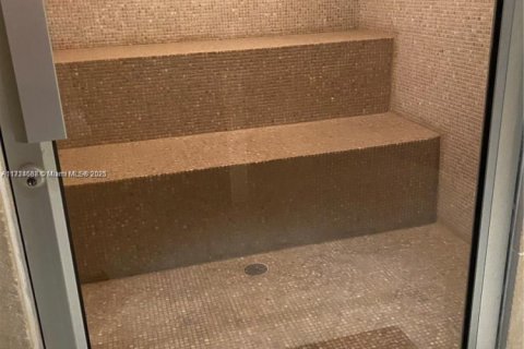 Copropriété à louer à Sunny Isles Beach, Floride: 51.1 m2 № 1860712 - photo 16