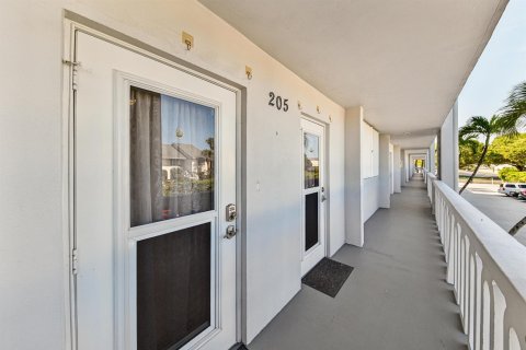Купить кондоминиум в Дирфилд-Бич, Флорида 3 комнаты, 90.12м2, № 2184952 - фото 6