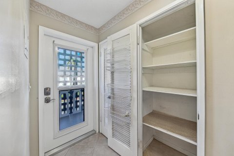 Купить кондоминиум в Дирфилд-Бич, Флорида 3 комнаты, 90.12м2, № 2184952 - фото 12