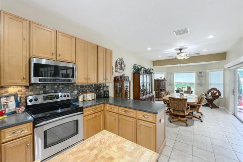 House in Leesburg, Florida 2 bedrooms, 197.32 sq.m. № 1913340 - photo 21